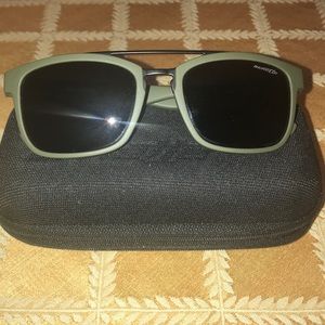 ARNETTE MENS OLIVE GREEN SUNGLASSES - LIKE NEW